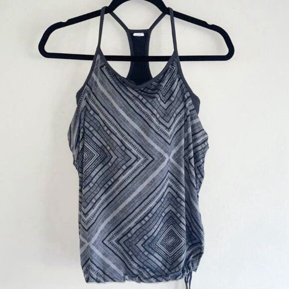 Fabletics Norwalk Tank Top Size XS Athletic Built In Bra Racer Back Slouchy Gray - Picture 2 of 6